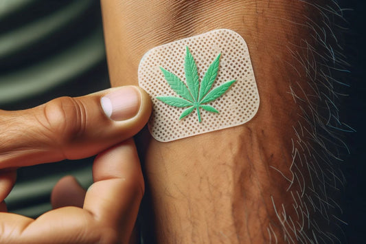 Et plaster med cannabisblad-design